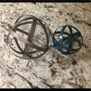 Set of 2 Decorative Metal Spheres
